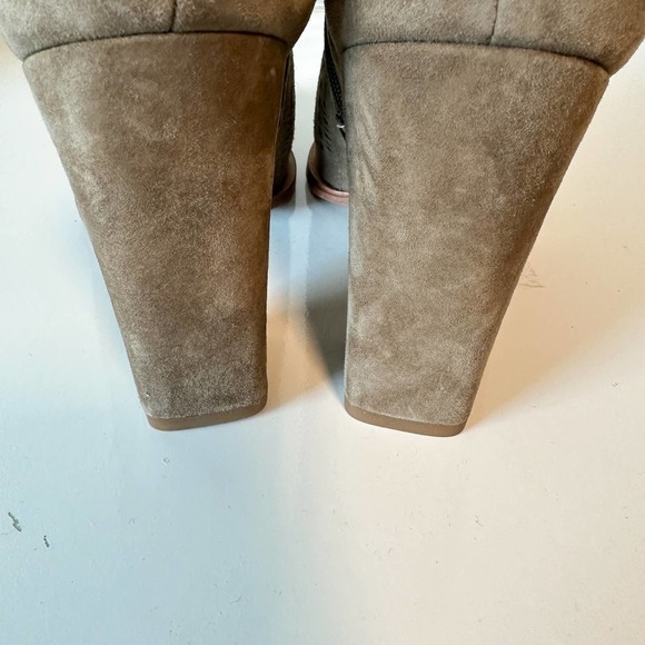 Vince Camuto Suede Laser Cut Perforated Block Heel Bootie Size 9 - Picture 8 of 10